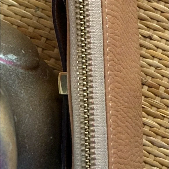 CHLOE Pink Leather Pink&Gold Ribbon Bow Zip Around Clutch Wallet w/Dust Bag &Box - Picture 4 of 14